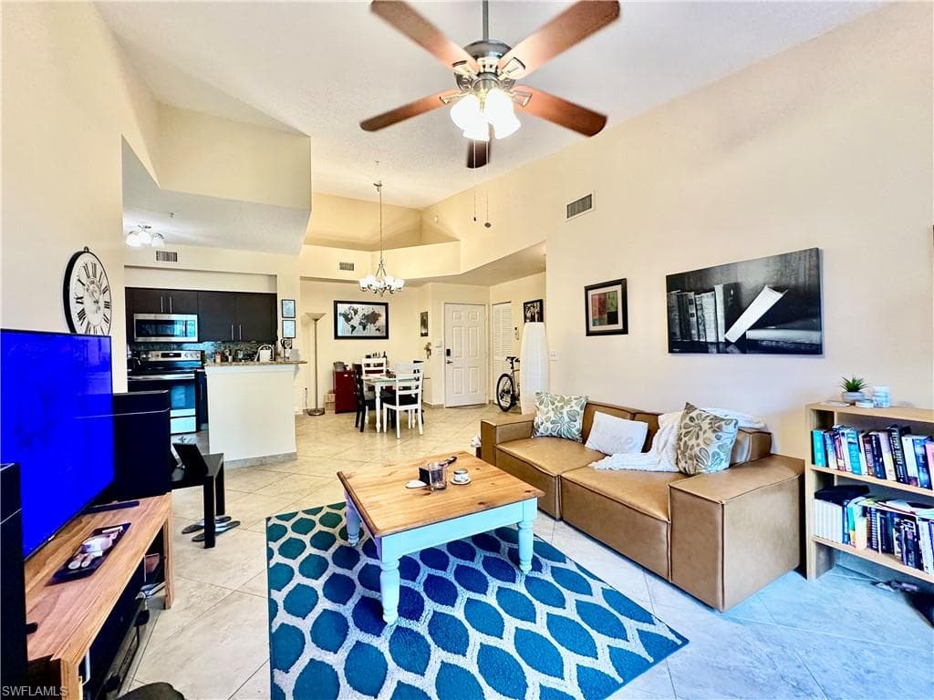 1230 Reserve WAY 304-6