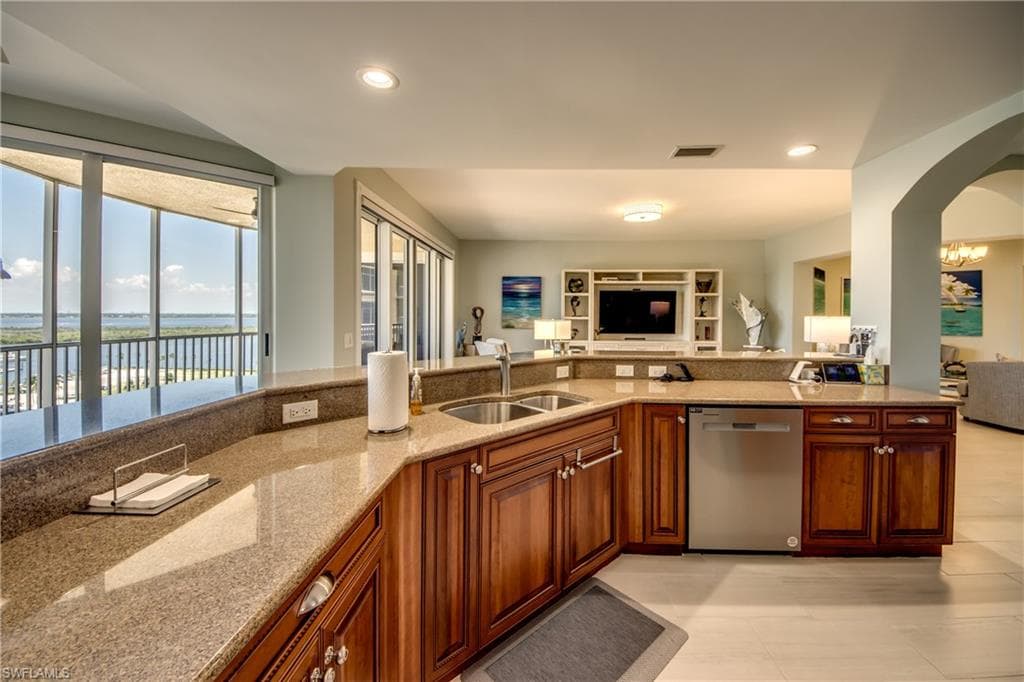 6081 Silver King BLVD 1002-12
