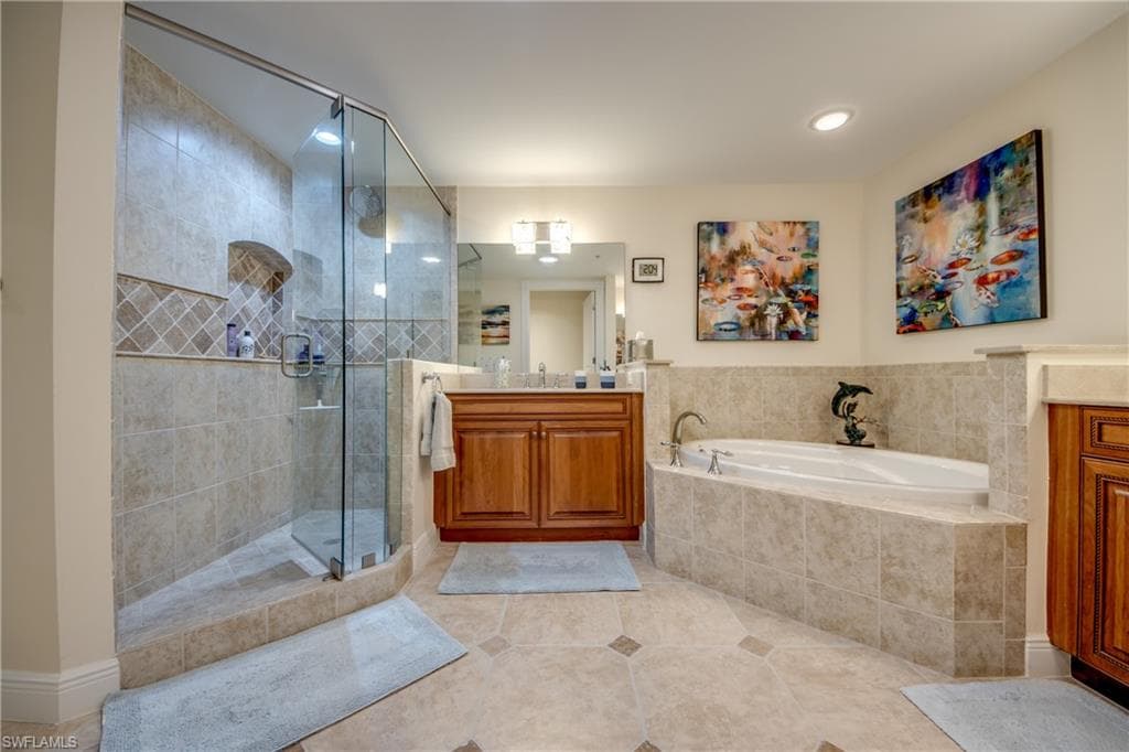 6081 Silver King BLVD 1002-20
