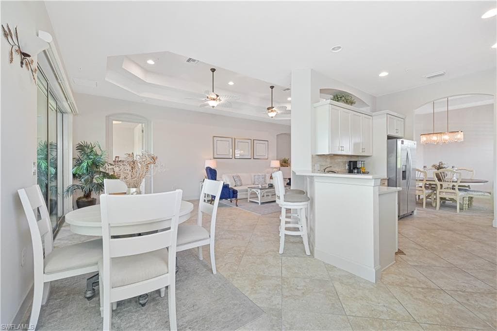 10251 Glastonbury CIR 201-27
