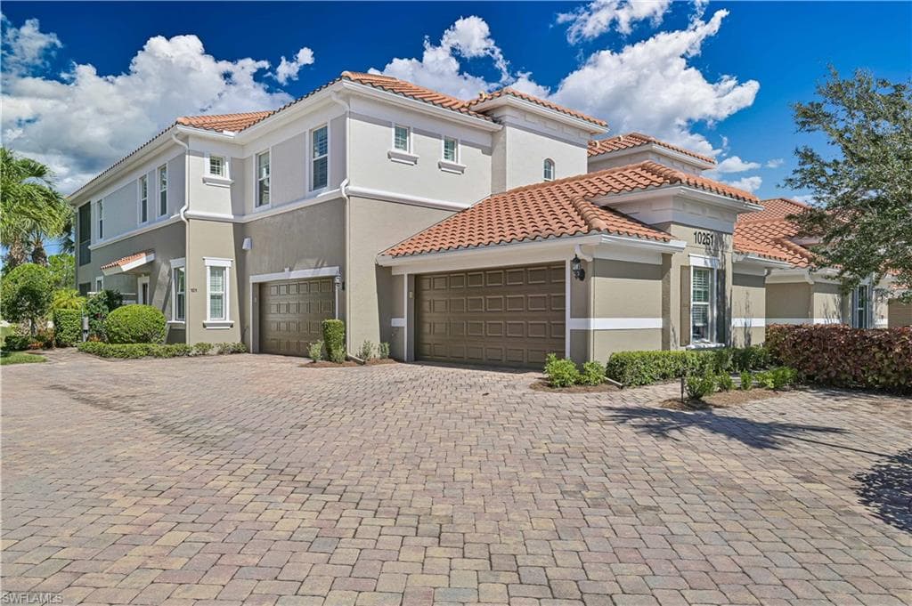 10251 Glastonbury CIR 201-2