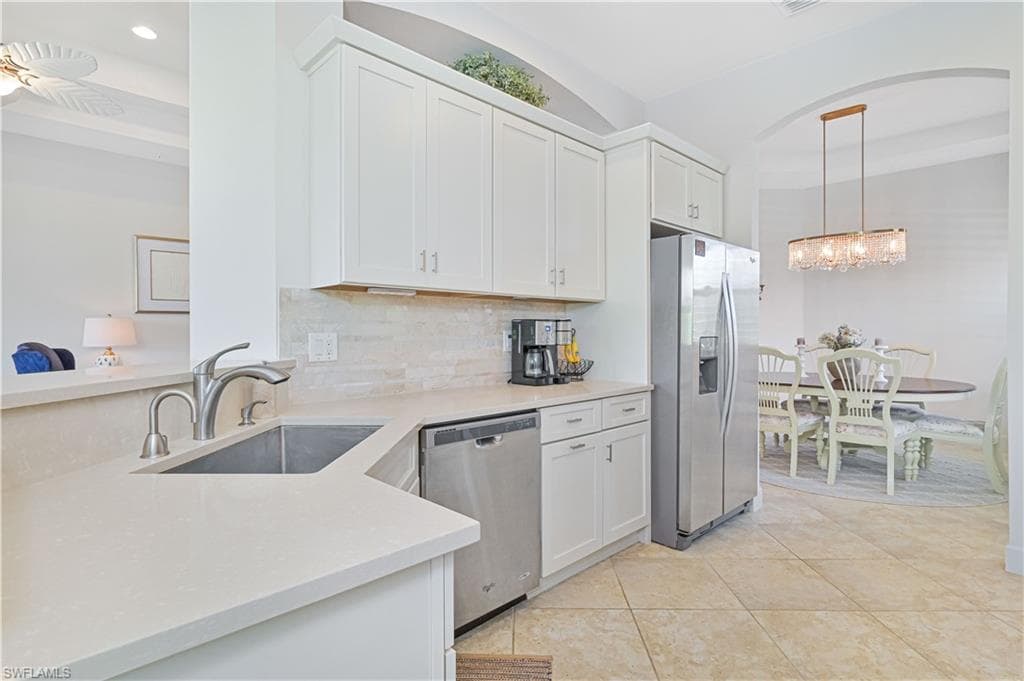 10251 Glastonbury CIR 201-32