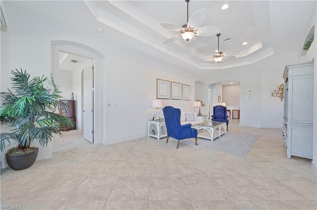 10251 Glastonbury CIR 201-24