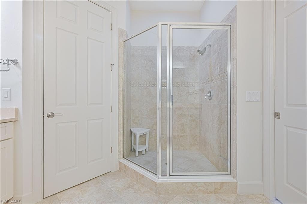 10251 Glastonbury CIR 201-33