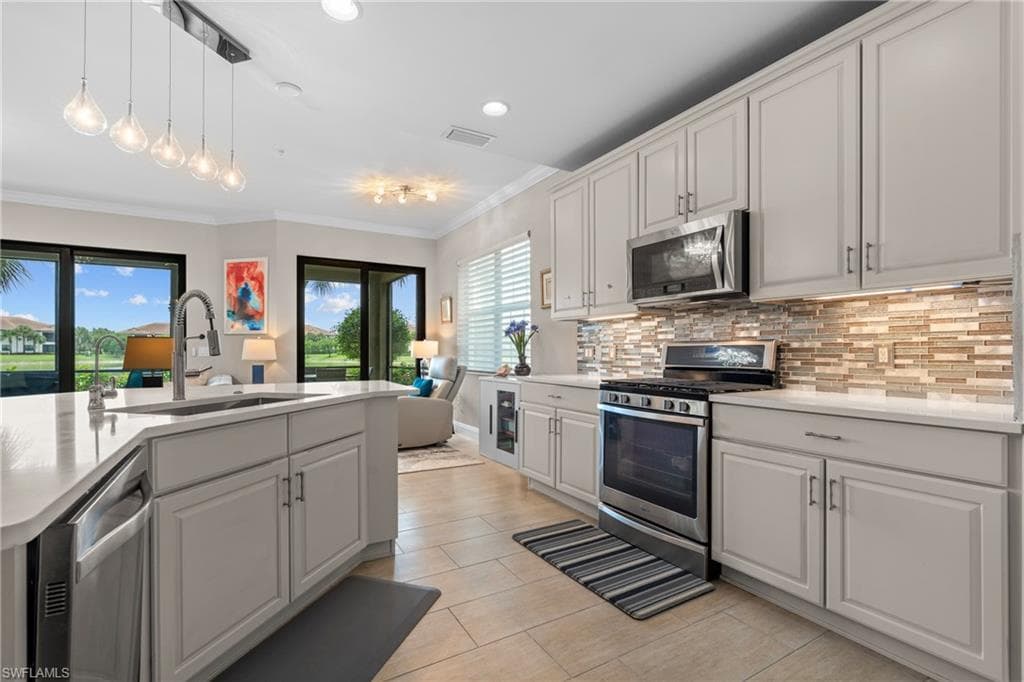 2137 FRANGIPANI CIR 102-3