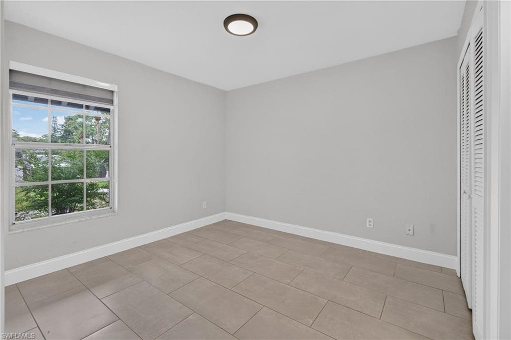 10452 Lakeport CT-13