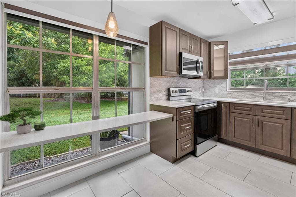 10452 Lakeport CT-3