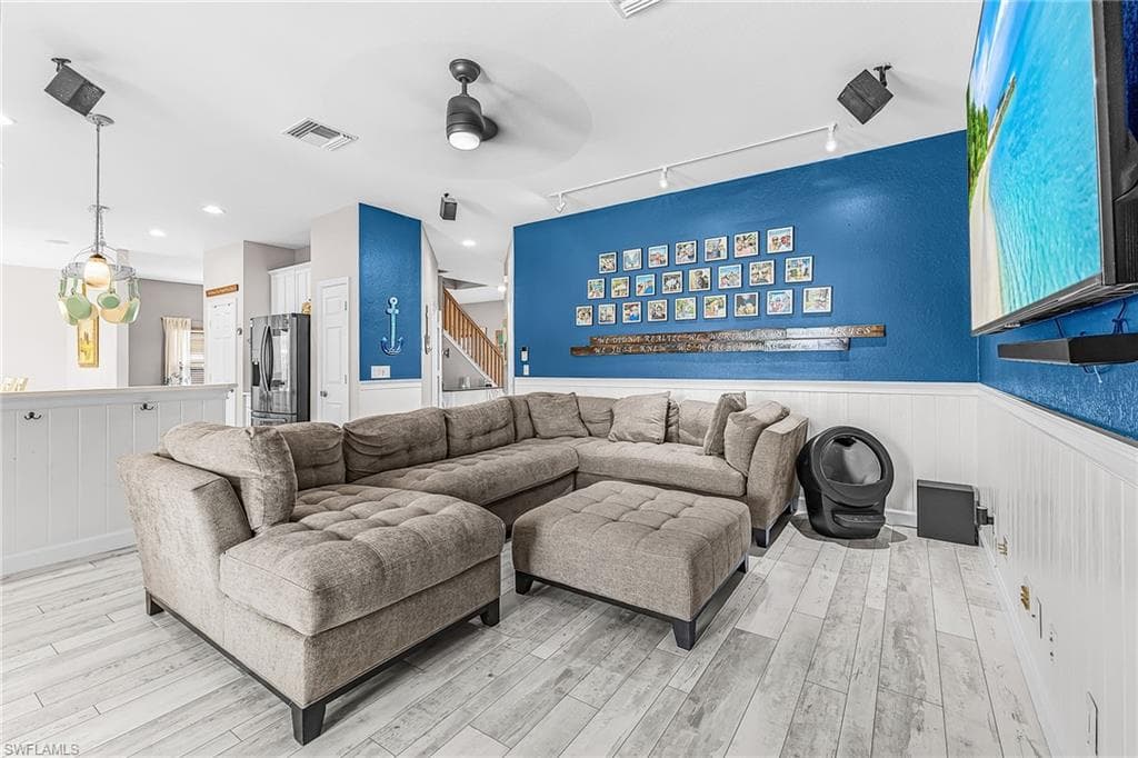 9159 Gladiolus Preserve CIR-7