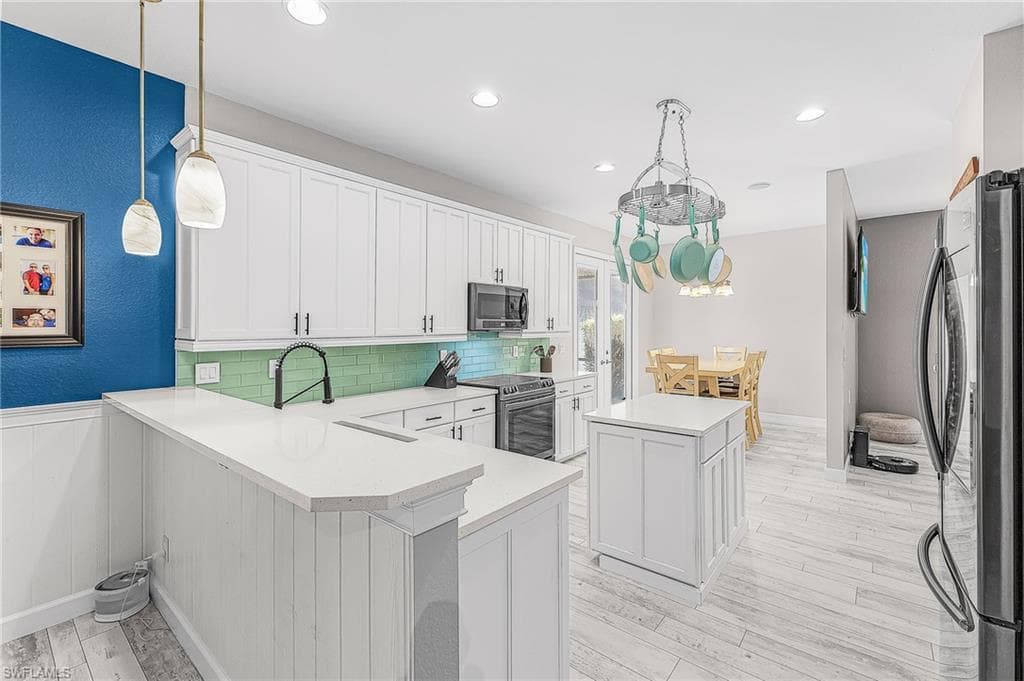 9159 Gladiolus Preserve CIR-5