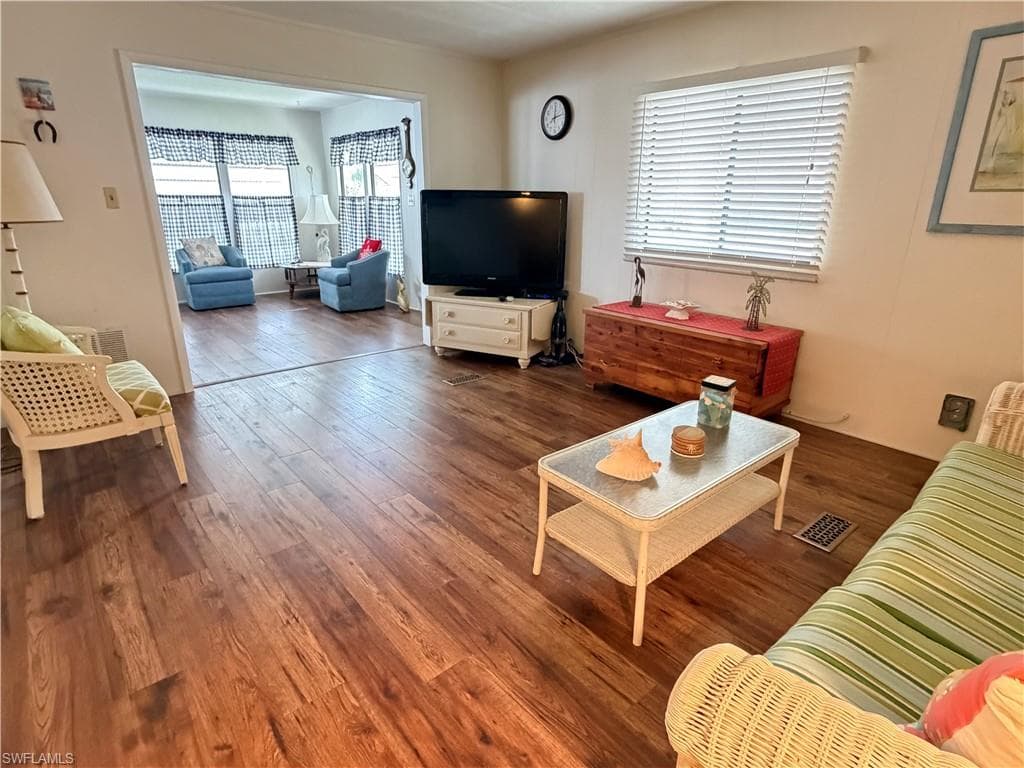 206 Brandywine LN-7