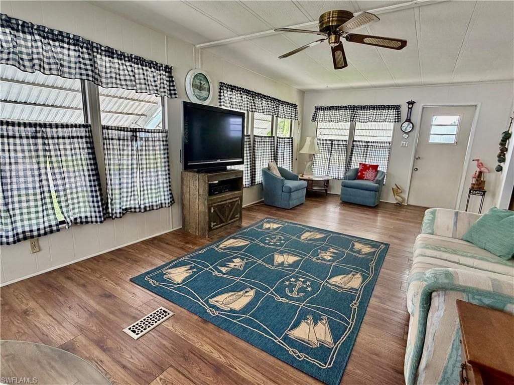 206 Brandywine LN-5