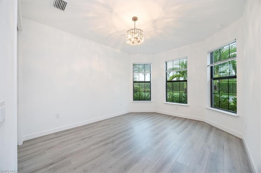 10335 Ventana LN-19