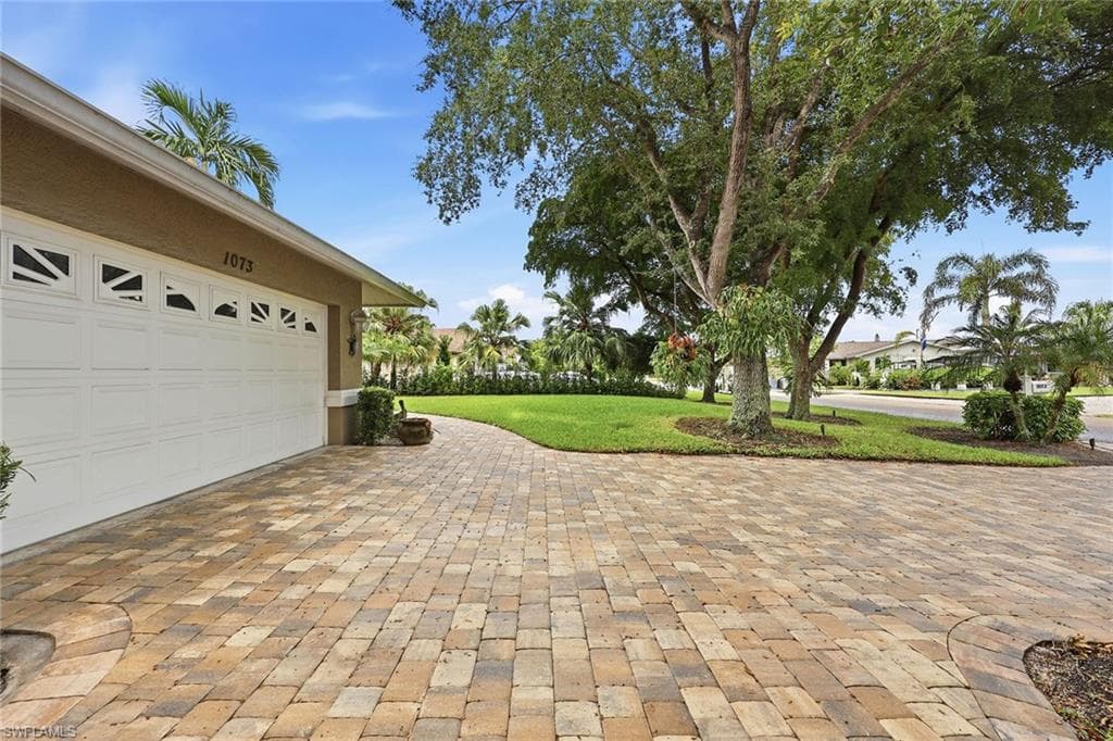 1073 Alhambra CIR-9
