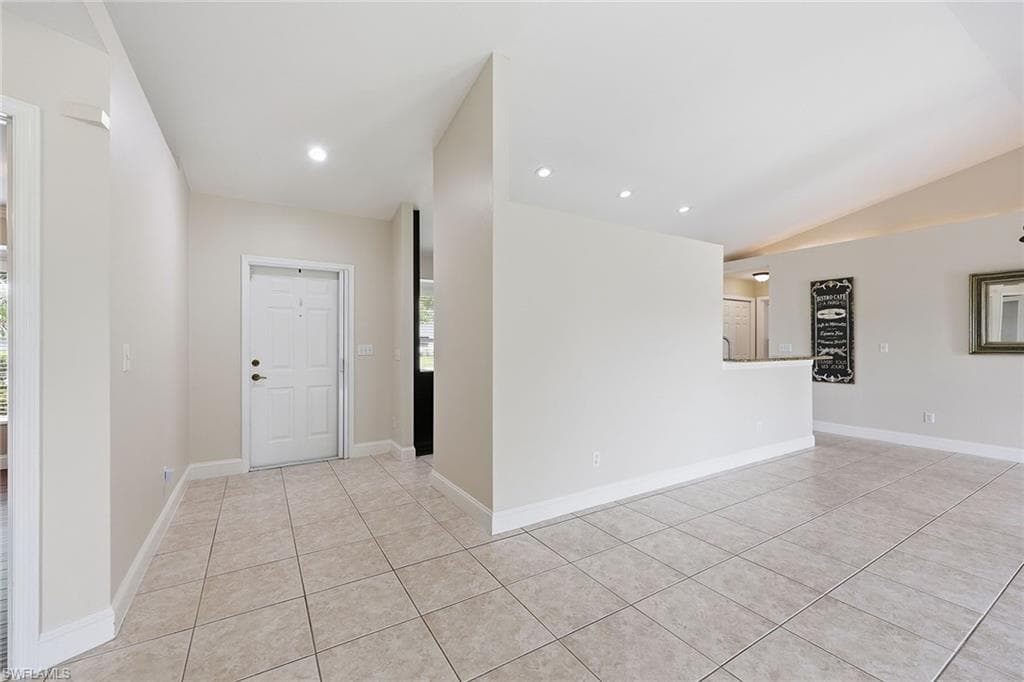 1073 Alhambra CIR-19
