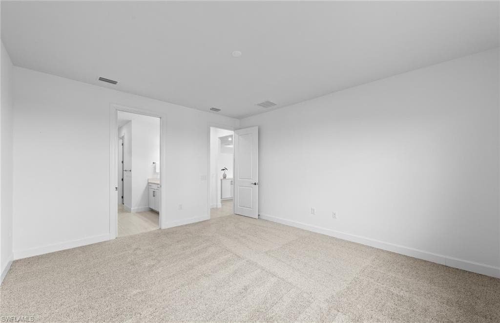 12583 Quartz DR-9