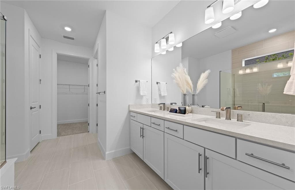 12583 Quartz DR-10