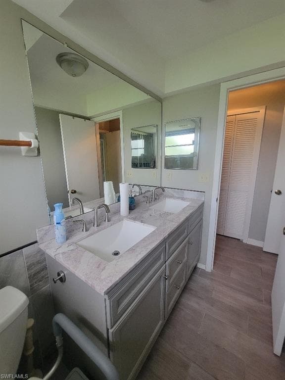 10 Regency CT-14