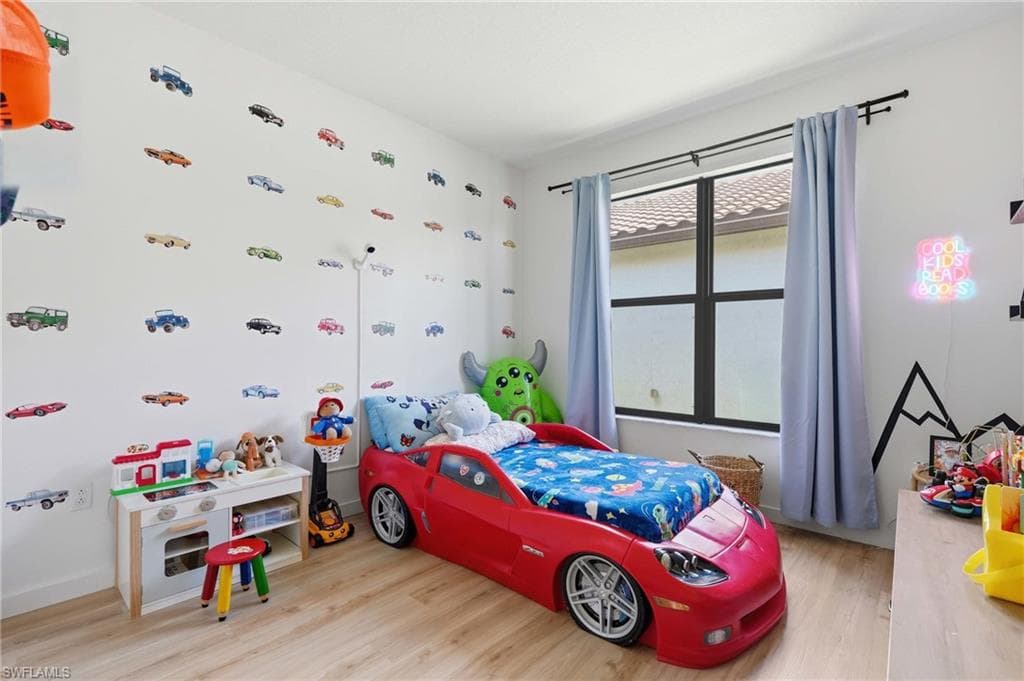 8932 Madrid CIR-16