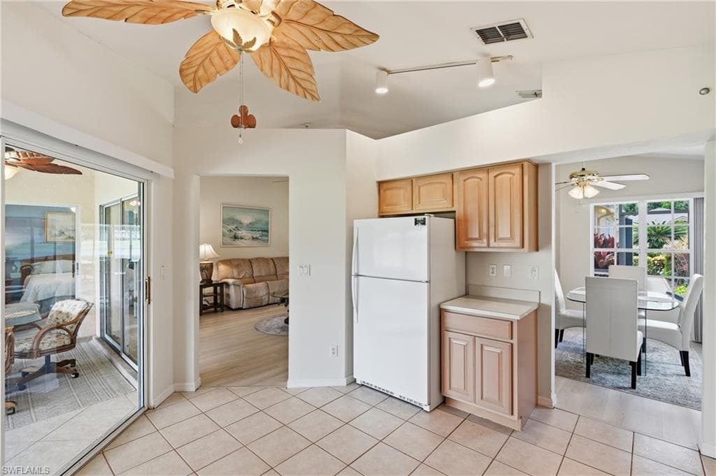 20918 Country Barn DR-17