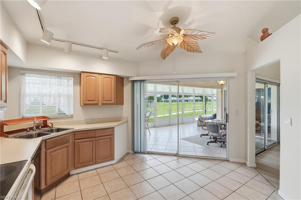 20918 Country Barn DR-18
