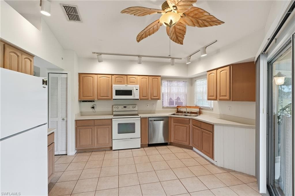 20918 Country Barn DR-15