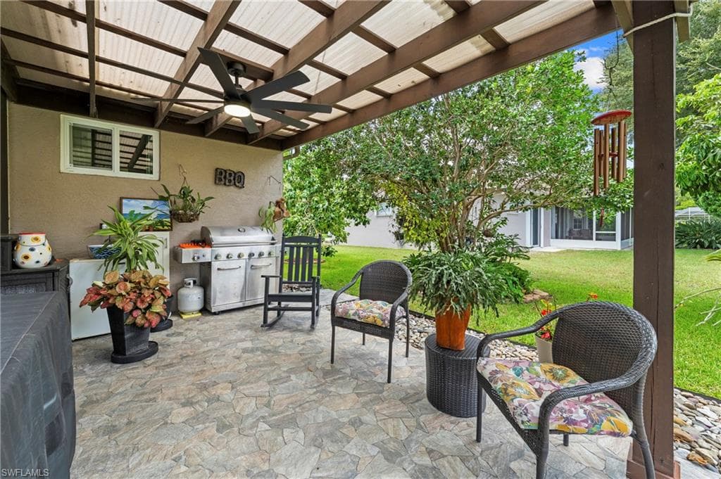 9372 Lake Abby LN-25