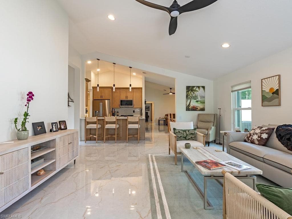 8901 Cascades Isle BLVD-3