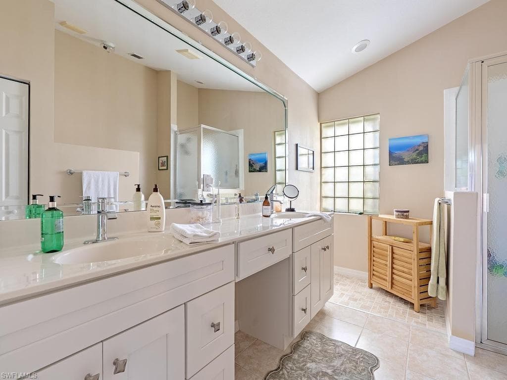 8901 Cascades Isle BLVD-8
