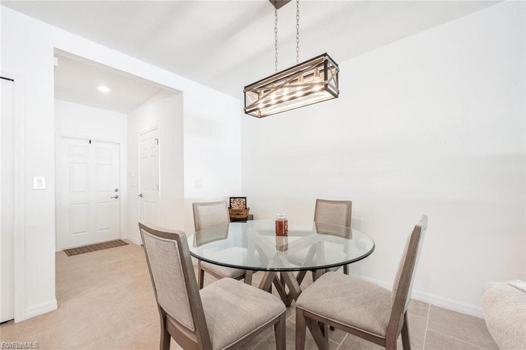 14195 Oviedo PL-13