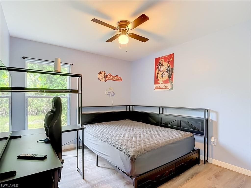 4306 NE 24th PL-9