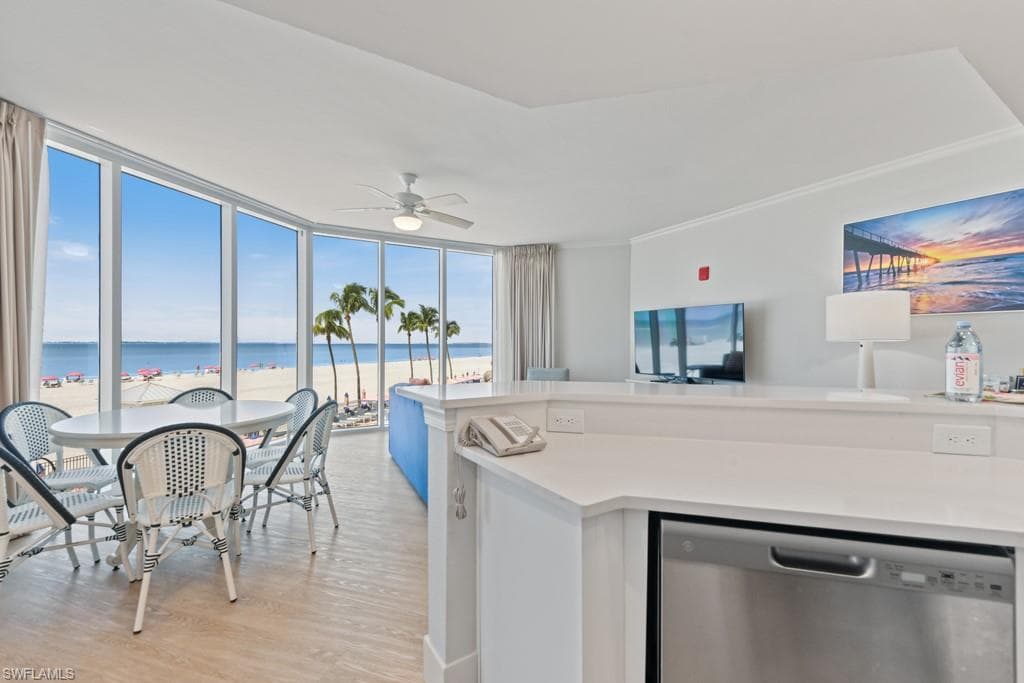 200 Estero BLVD 101-10