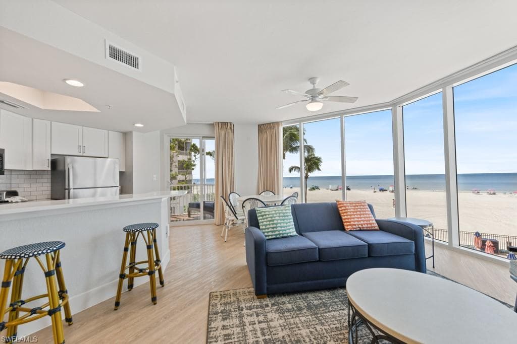 200 Estero BLVD 101-8