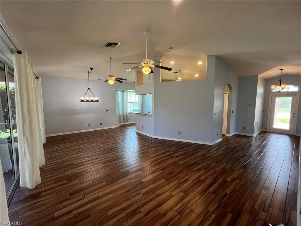 608 Crossfield CIR-6