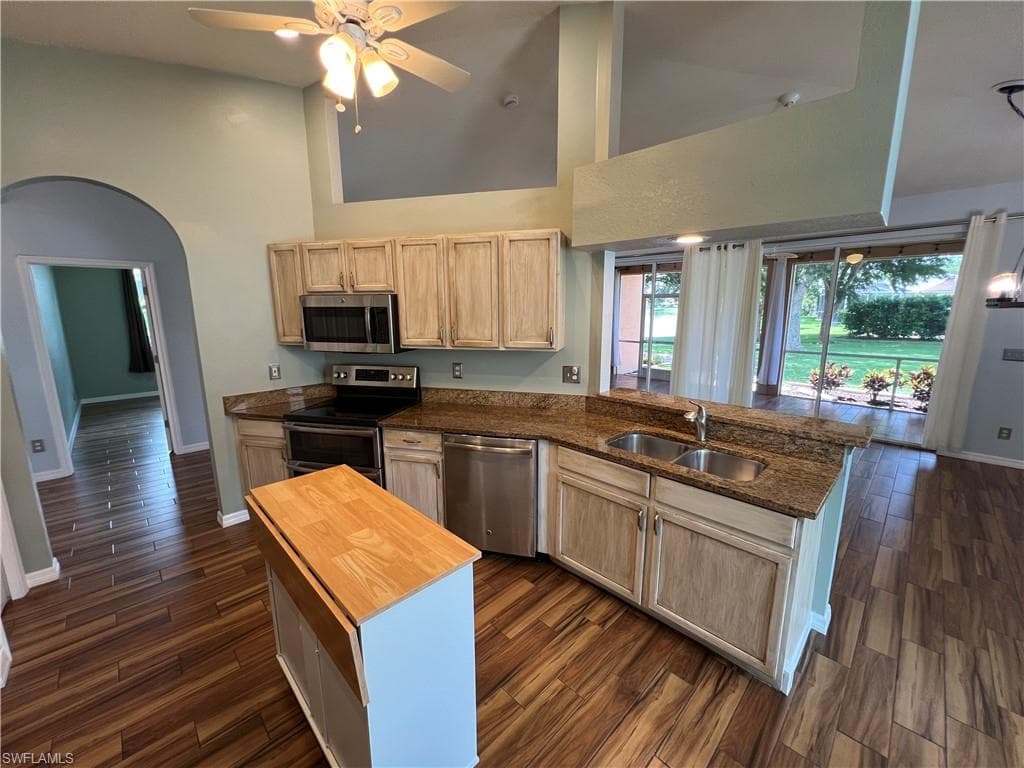 608 Crossfield CIR-10