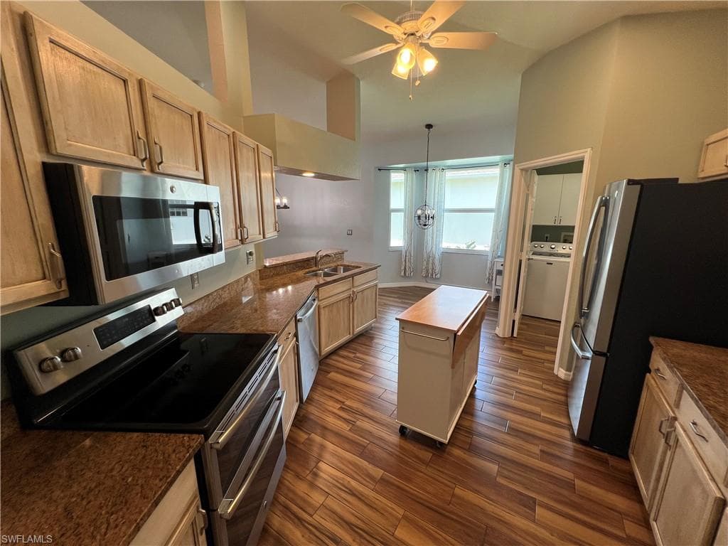 608 Crossfield CIR-11