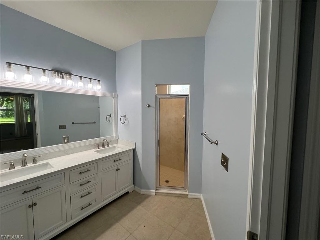 608 Crossfield CIR-25