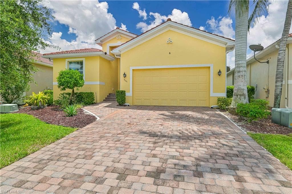 8641 Banyan Bay BLVD-3