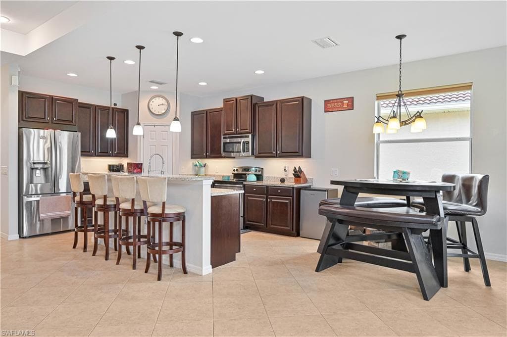 8641 Banyan Bay BLVD-11