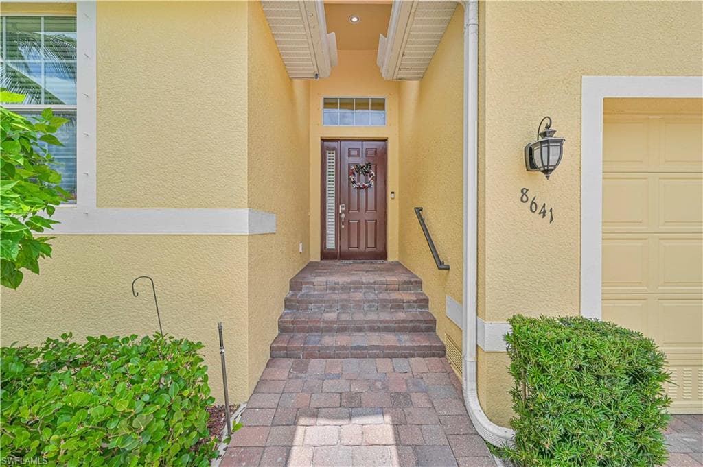 8641 Banyan Bay BLVD-4