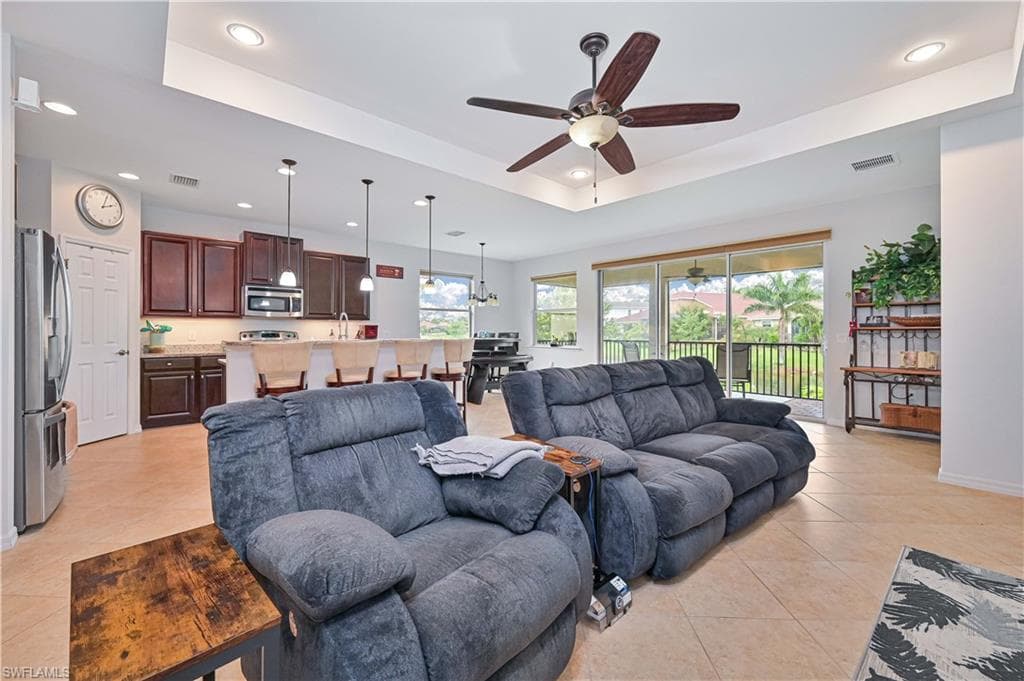 8641 Banyan Bay BLVD-21