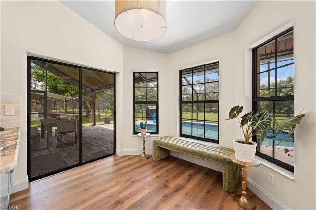 6560 Kestrel CIR-17