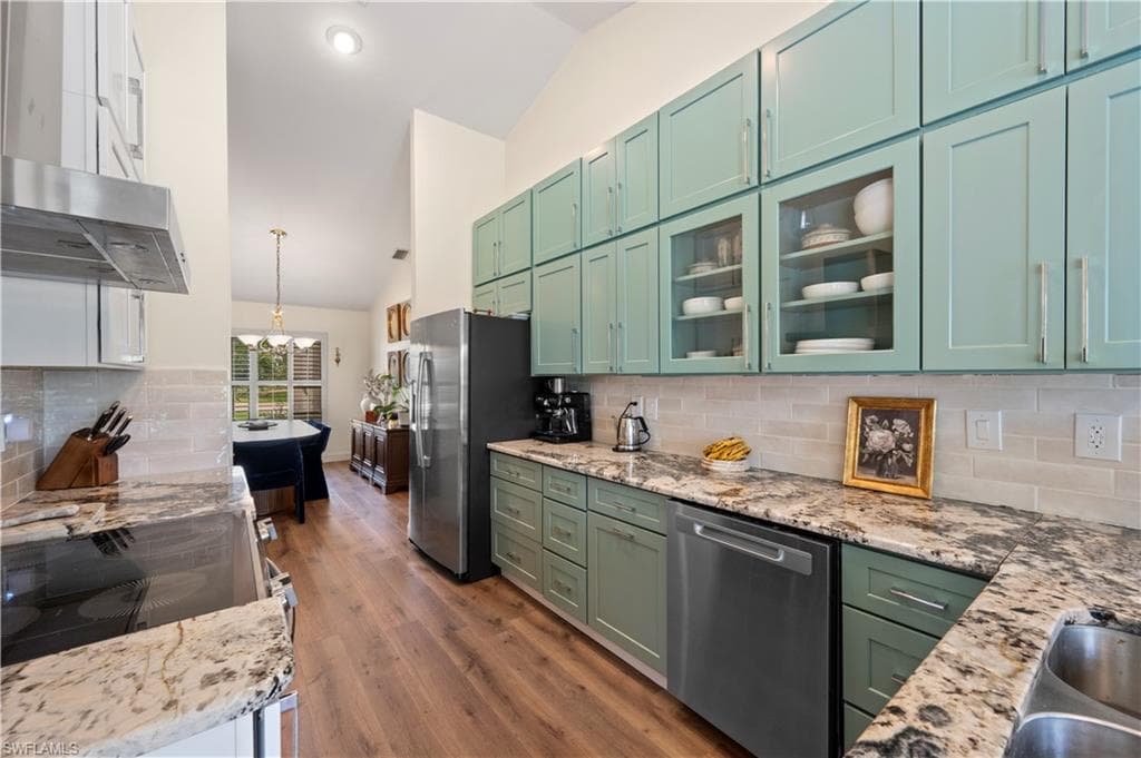 6560 Kestrel CIR-16