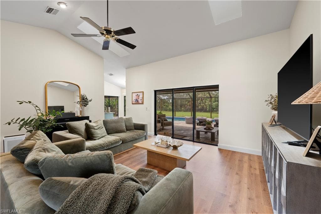 6560 Kestrel CIR-5