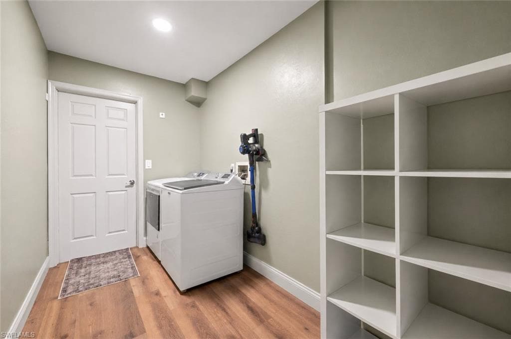 6560 Kestrel CIR-18