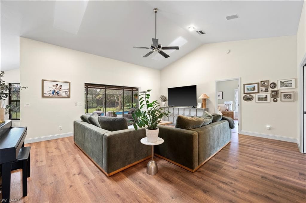 6560 Kestrel CIR-4