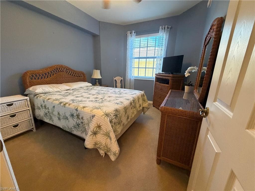 1096 Winding Pines CIR 102-17