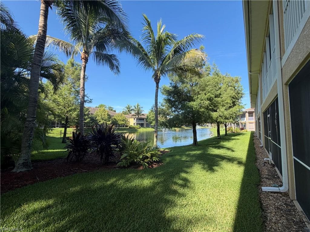1096 Winding Pines CIR 102-22