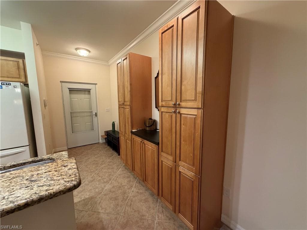 1096 Winding Pines CIR 102-9
