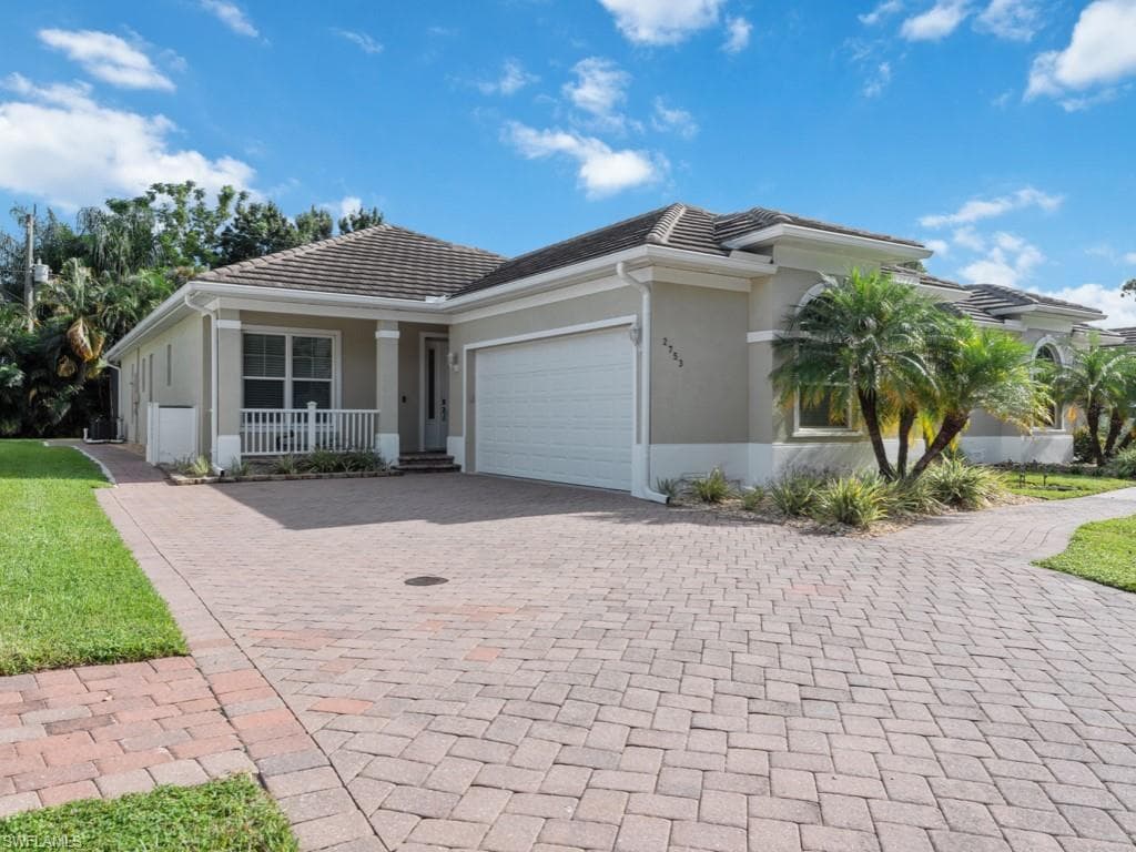2753 Linda DR-1