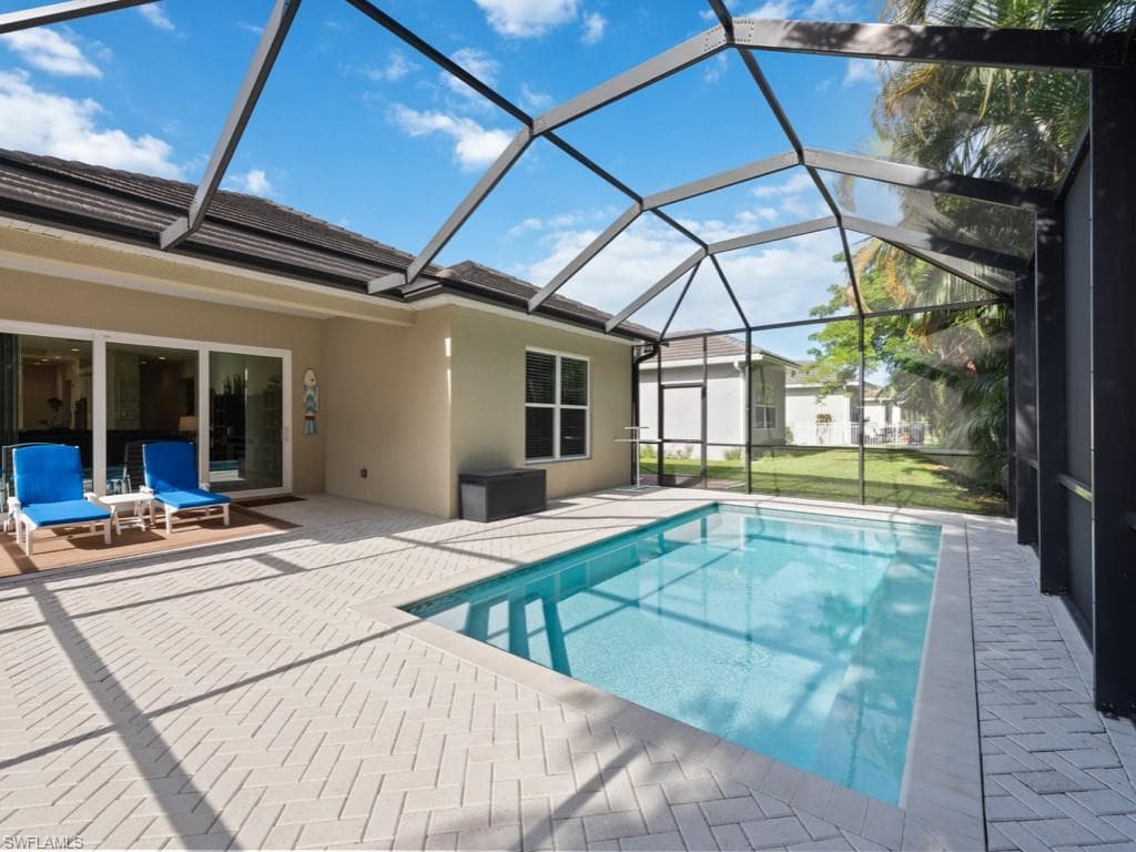 2753 Linda DR-8
